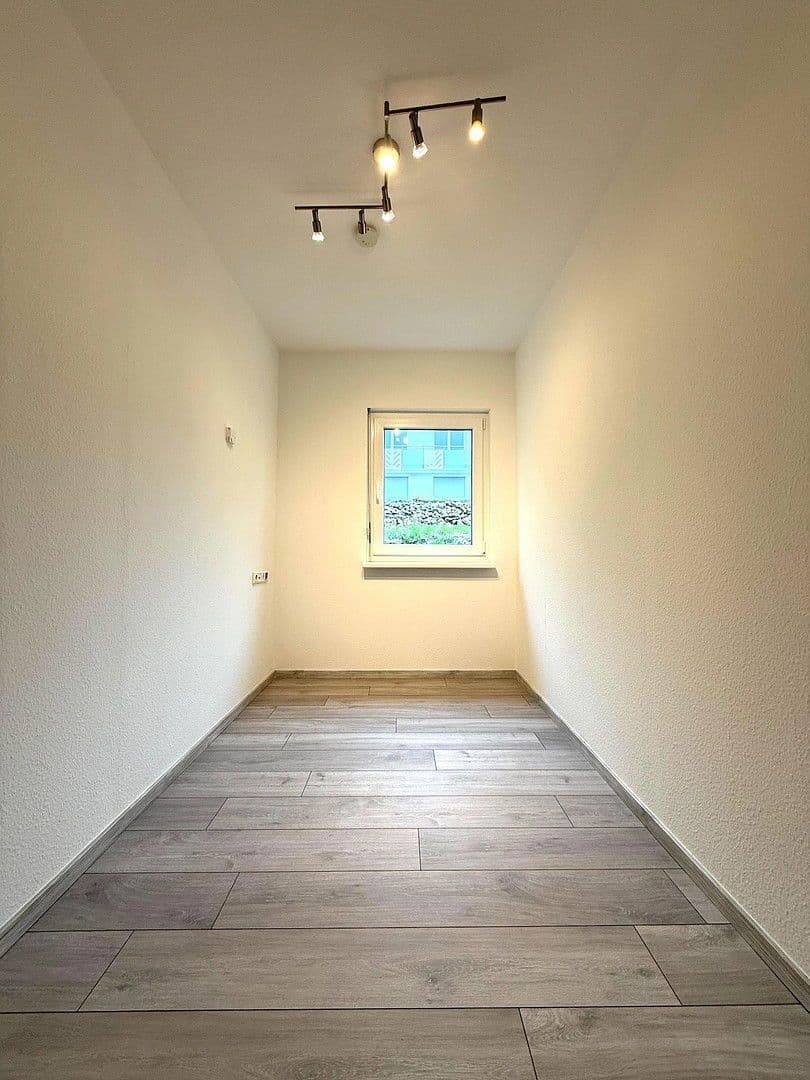 Predaj domu 131 m², pozemek 432 m², Im Gageneck 36, Walzbachtal, Bádensko-Wurttembersko Predaj domu 131 m², pozemek 432 m², Im Gageneck 36, Walzbachtal, Bádensko-Wurttembersko