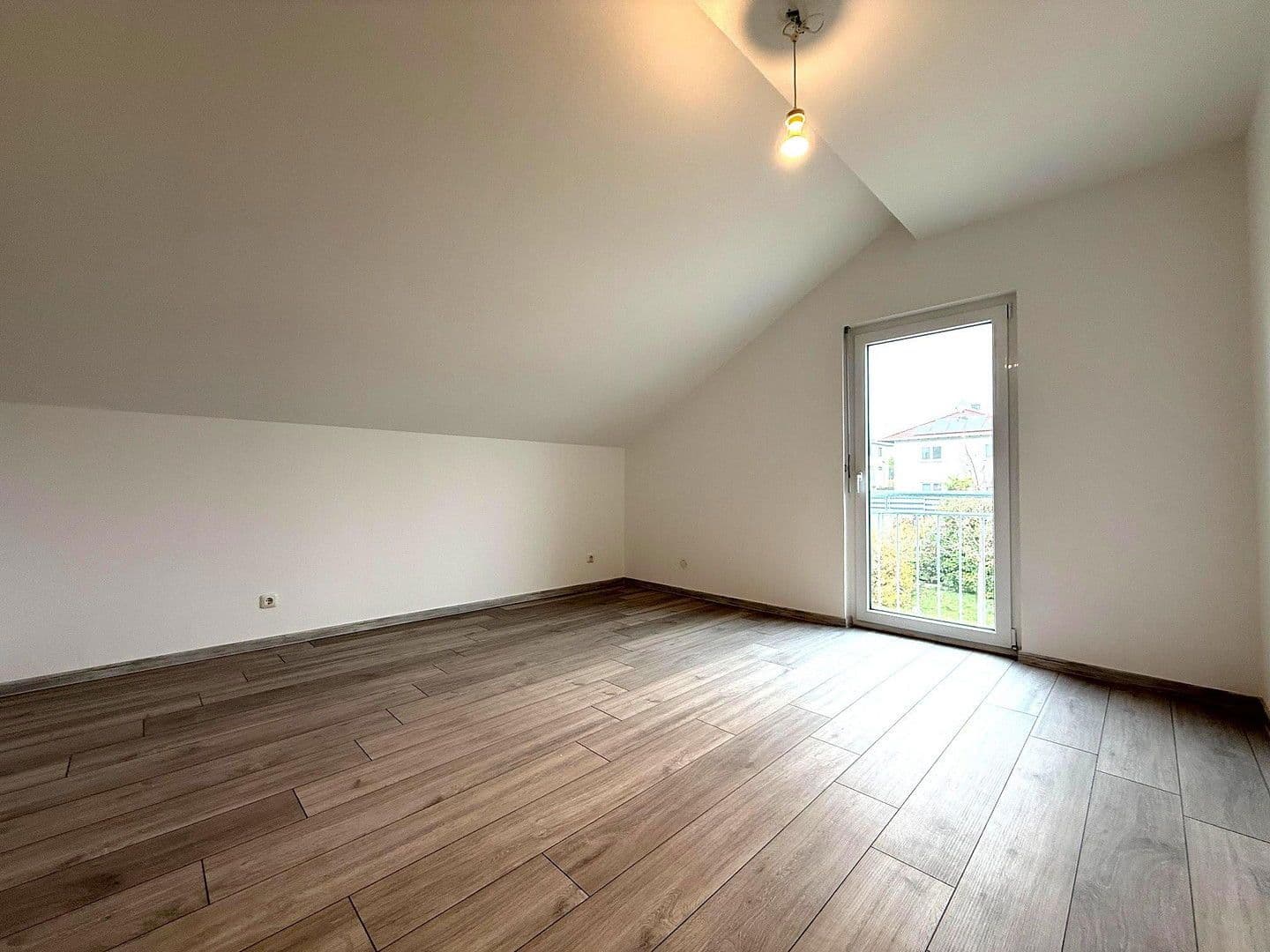 Predaj domu 131 m², pozemek 432 m², Im Gageneck 36, Walzbachtal, Bádensko-Wurttembersko Predaj domu 131 m², pozemek 432 m², Im Gageneck 36, Walzbachtal, Bádensko-Wurttembersko