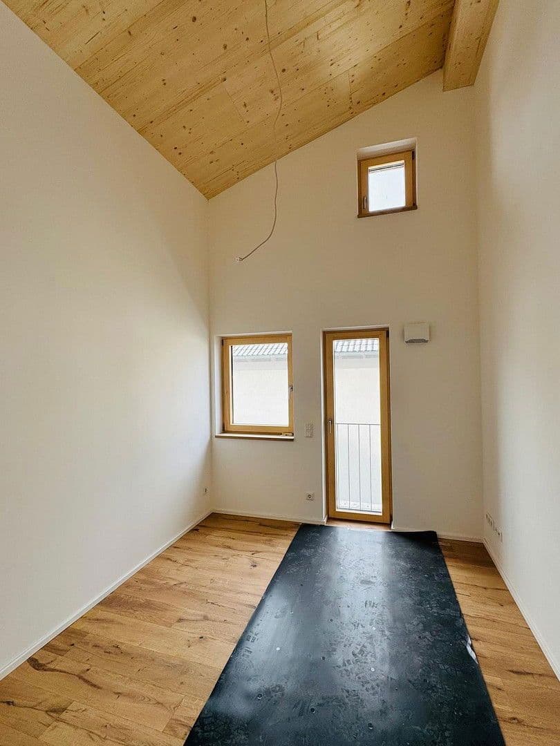 Prenájom domu 133 m², pozemek 250 m², Raubling, Bavorsko Prenájom domu 133 m², pozemek 250 m², Raubling, Bavorsko