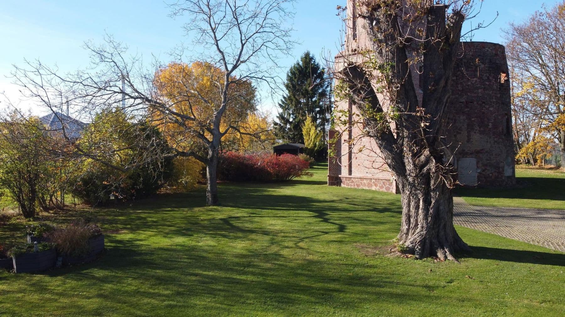 Predaj domu 329 m², pozemek 2.770 m², Holländerweg 46, Döbeln, Sasko Predaj domu 329 m², pozemek 2.770 m², Holländerweg 46, Döbeln, Sasko