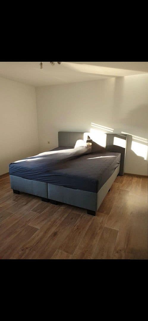 Prenájom bytu 4-izbový 124 m², Thüringer Str. 3, Straßberg, Bádensko-Wurttembersko Prenájom bytu 4-izbový 124 m², Thüringer Str. 3, Straßberg, Bádensko-Wurttembersko