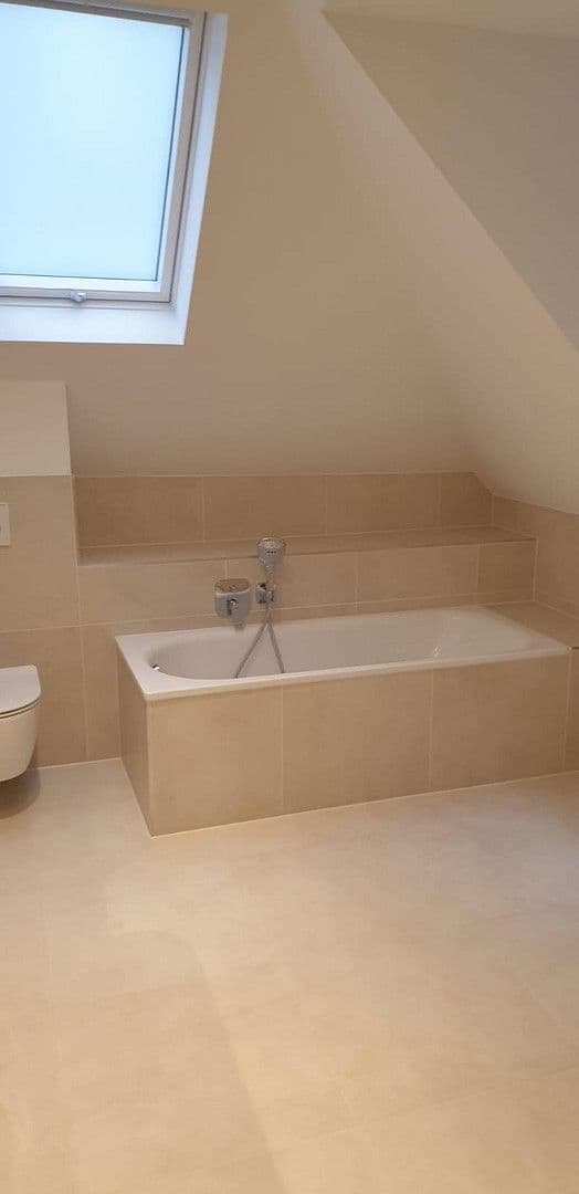 Prenájom bytu 2-izbový 81 m², Niederwaldstraße, Wiesbaden, Hesensko Prenájom bytu 2-izbový 81 m², Niederwaldstraße, Wiesbaden, Hesensko