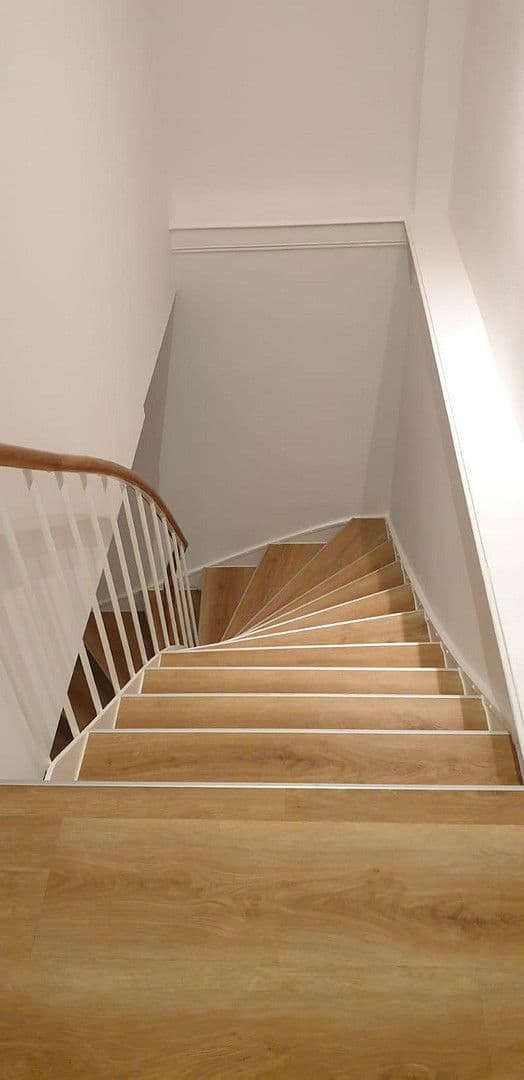 Prenájom bytu 2-izbový 81 m², Niederwaldstraße, Wiesbaden, Hesensko Prenájom bytu 2-izbový 81 m², Niederwaldstraße, Wiesbaden, Hesensko