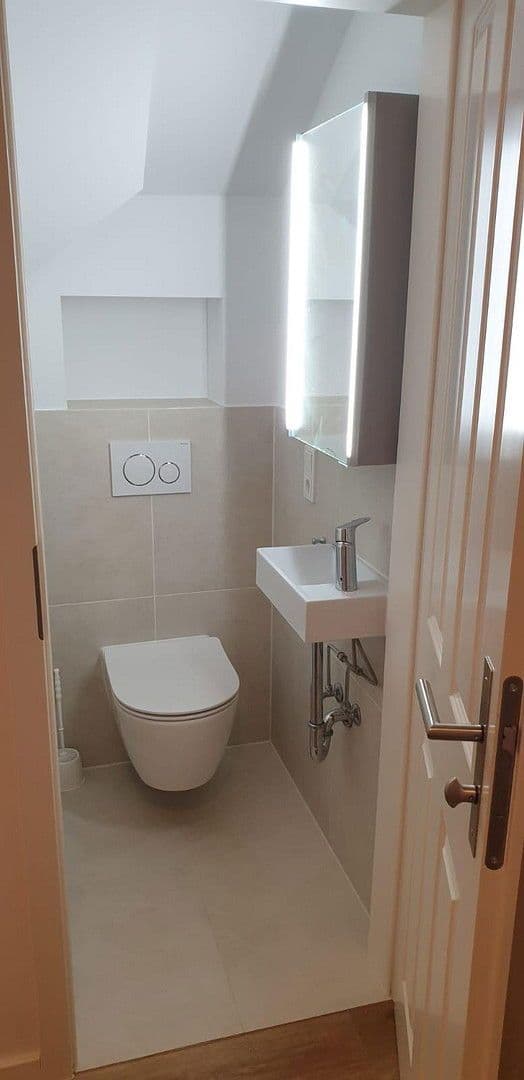 Prenájom bytu 2-izbový 81 m², Niederwaldstraße, Wiesbaden, Hesensko Prenájom bytu 2-izbový 81 m², Niederwaldstraße, Wiesbaden, Hesensko