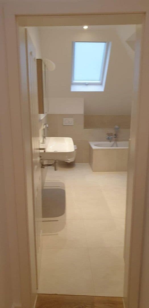 Prenájom bytu 2-izbový 81 m², Niederwaldstraße, Wiesbaden, Hesensko Prenájom bytu 2-izbový 81 m², Niederwaldstraße, Wiesbaden, Hesensko