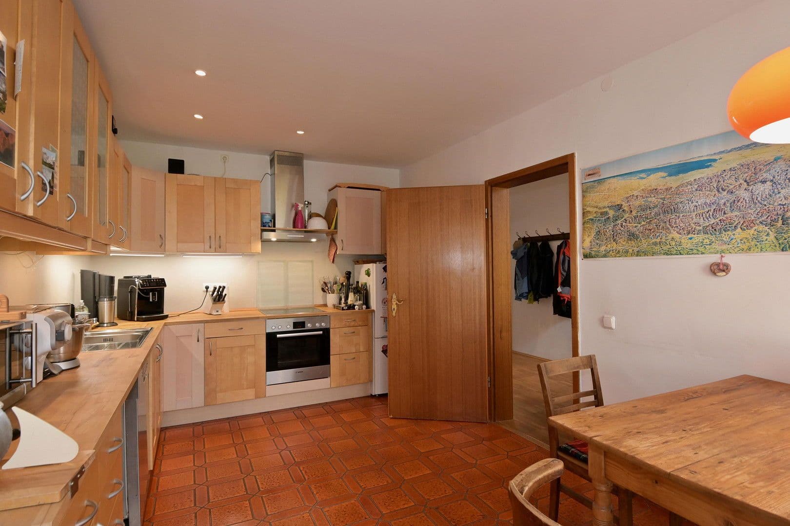 Predaj domu 220 m², pozemek 196 m², Oppenheim, Porýnie-Falcko Predaj domu 220 m², pozemek 196 m², Oppenheim, Porýnie-Falcko