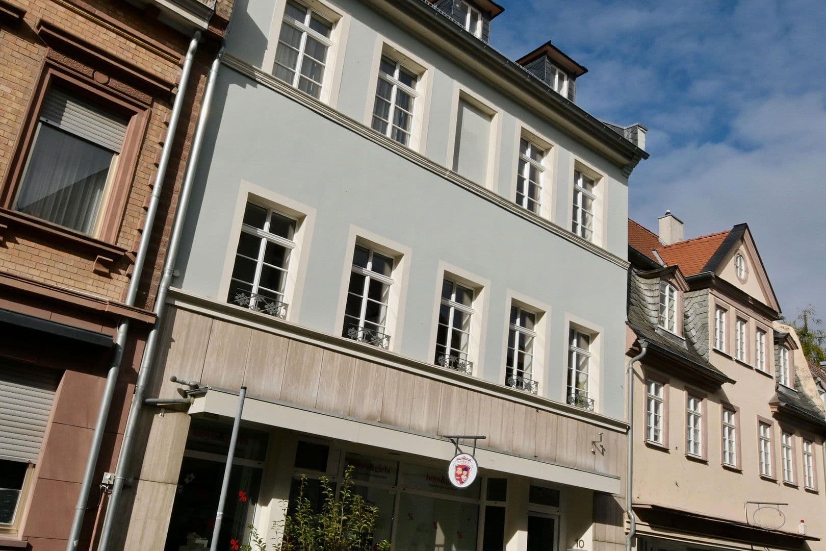 Predaj domu 220 m², pozemek 196 m², Oppenheim, Porýnie-Falcko Predaj domu 220 m², pozemek 196 m², Oppenheim, Porýnie-Falcko