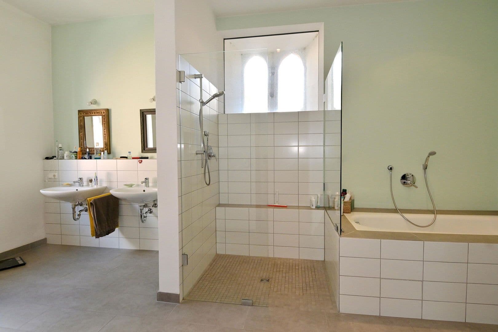 Predaj domu 220 m², pozemek 196 m², Oppenheim, Porýnie-Falcko Predaj domu 220 m², pozemek 196 m², Oppenheim, Porýnie-Falcko