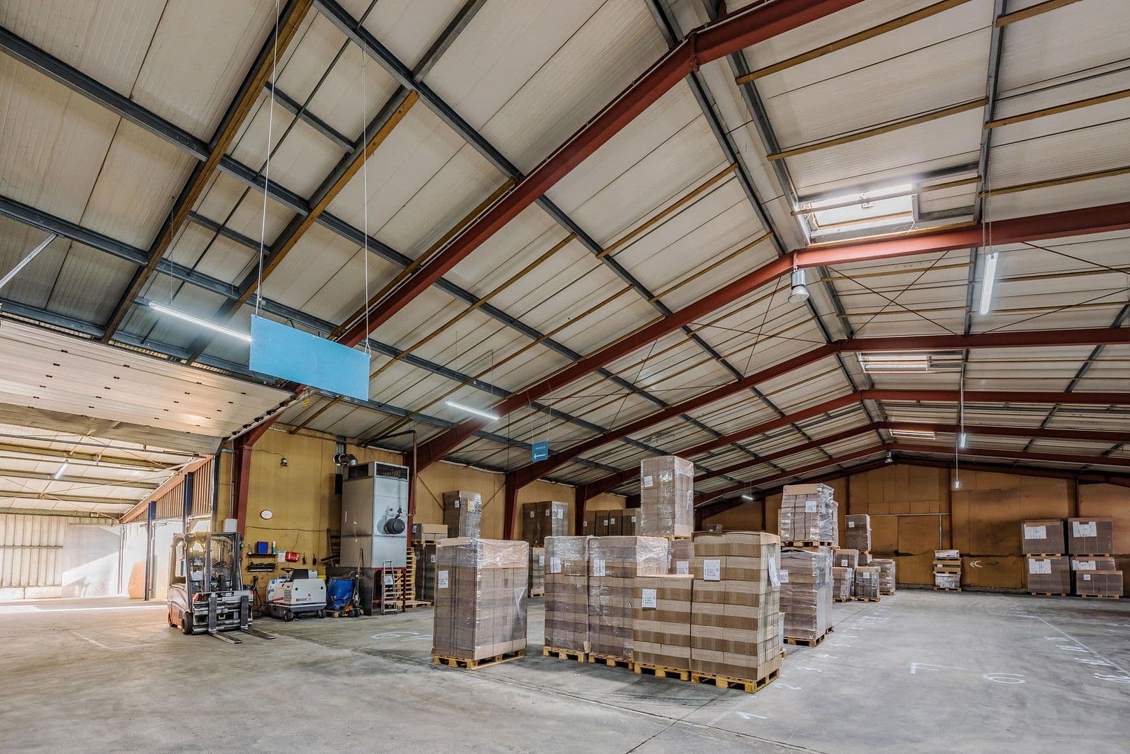 Prenájom nebytového priestoru 30.000 m², Werlte, Dolné Sasko Prenájom nebytového priestoru 30.000 m², Werlte, Dolné Sasko