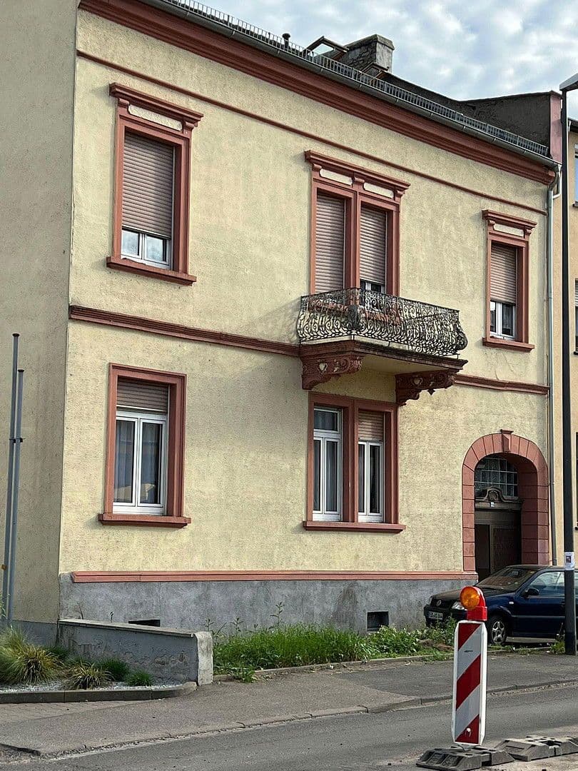 Predaj domu 300 m², pozemek 262 m², Geisenheimerstraße 32, Rüdesheim am Rhein, Hesensko Predaj domu 300 m², pozemek 262 m², Geisenheimerstraße 32, Rüdesheim am Rhein, Hesensko