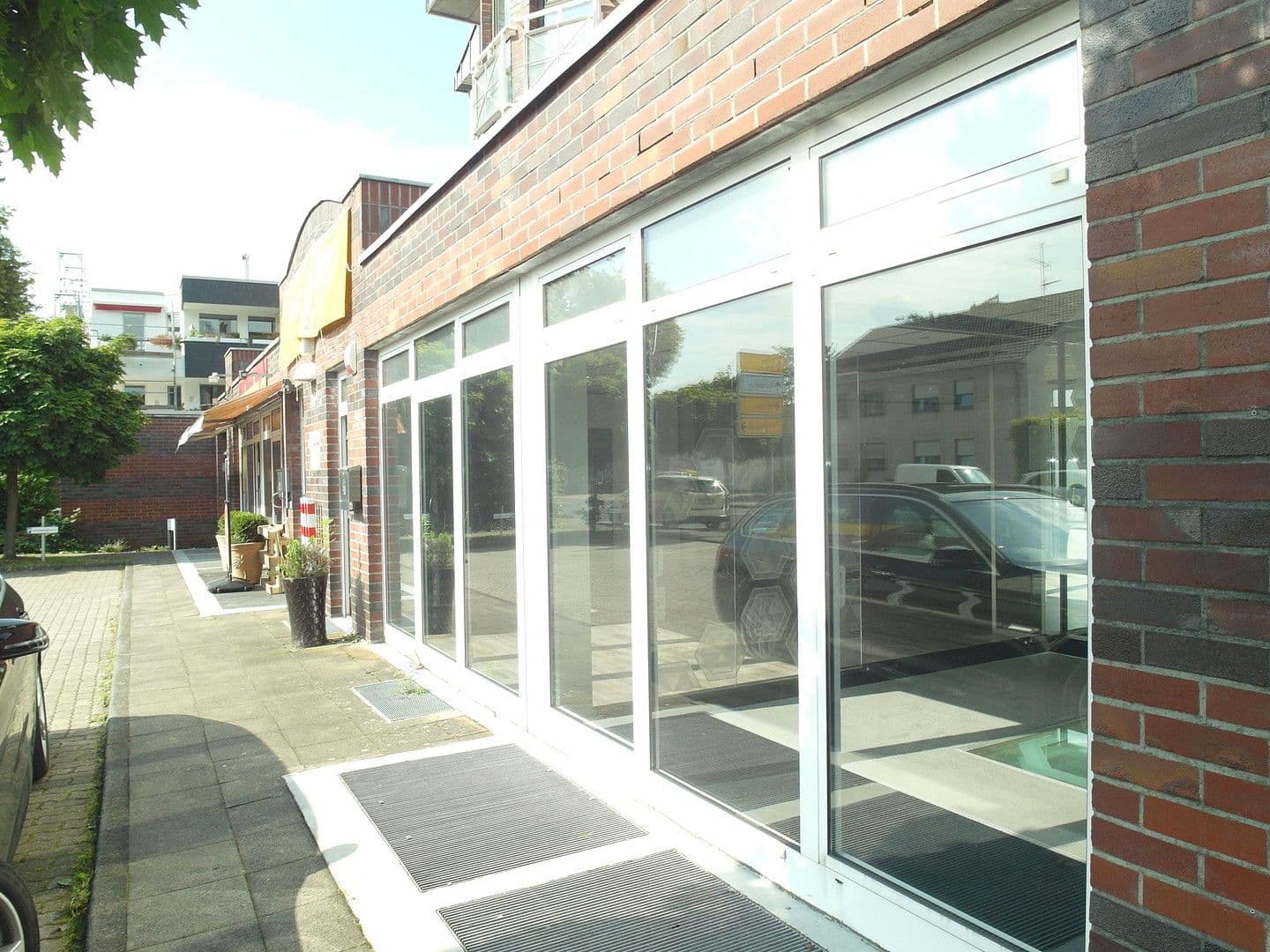 Prenájom nebytového priestoru 180 m², Neusser Straße 26, Meerbusch, Severné Porýnie - Westfálsko Prenájom nebytového priestoru 180 m², Neusser Straße 26, Meerbusch, Severné Porýnie - Westfálsko