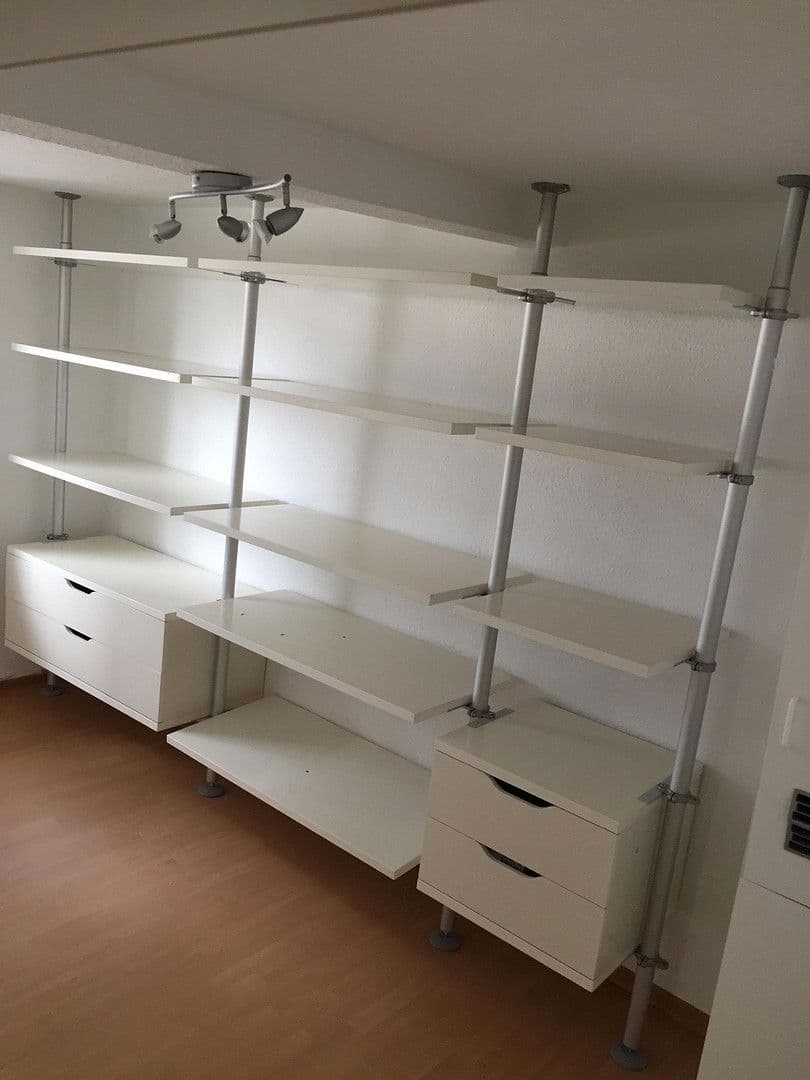 Prenájom bytu 4-izbový 101 m², Stuttgart, Bádensko-Wurttembersko Prenájom bytu 4-izbový 101 m², Stuttgart, Bádensko-Wurttembersko