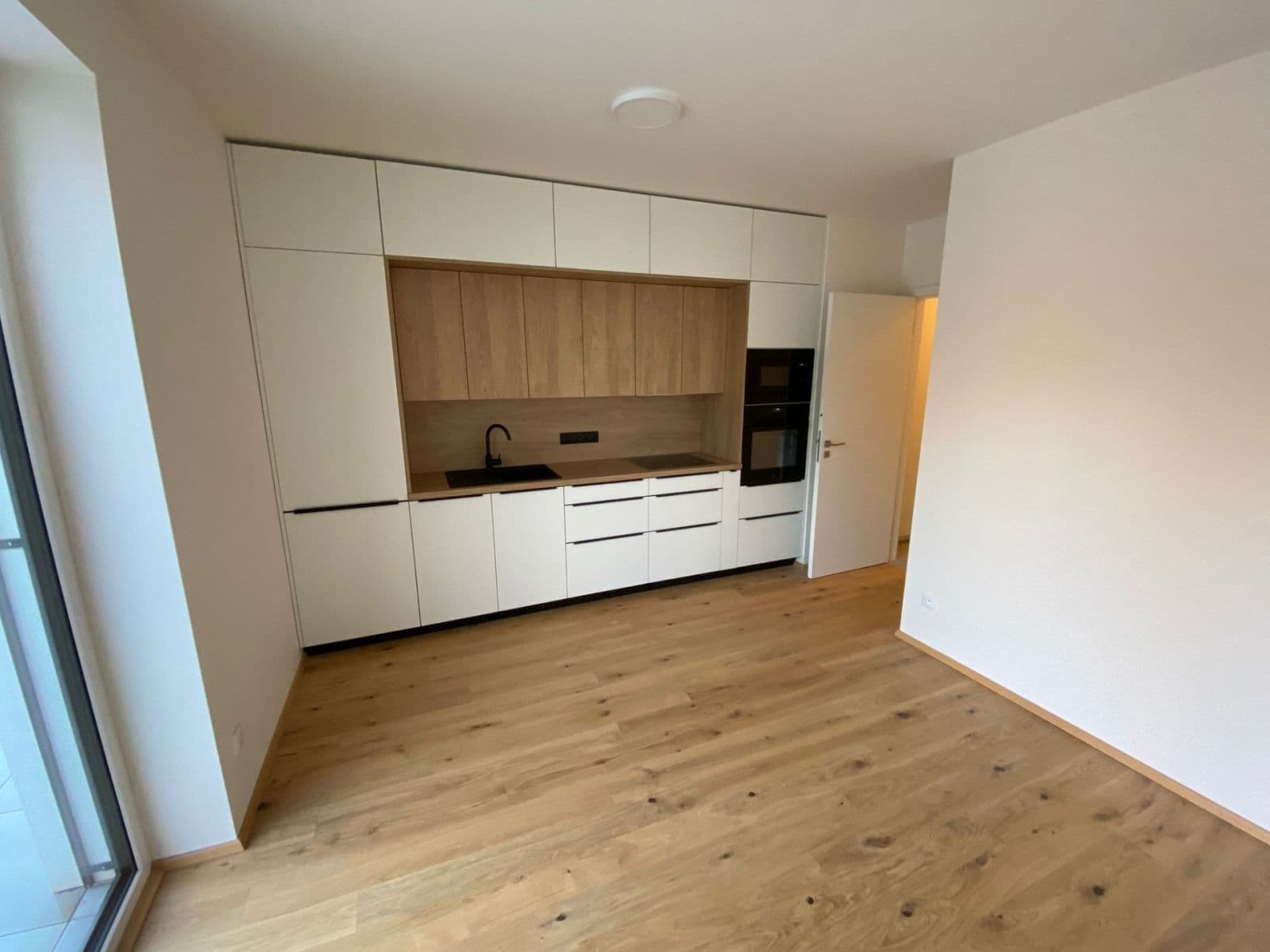 Prenájom bytu 2-izbový 43 m², K Dubu, Praha, Praha Prenájom bytu 2-izbový 43 m², K Dubu, Praha, Praha