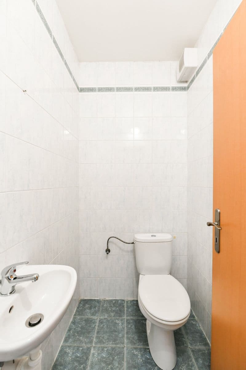 Prenájom bytu 2-izbový 58 m², Šternovská, Praha, Praha Prenájom bytu 2-izbový 58 m², Šternovská, Praha, Praha