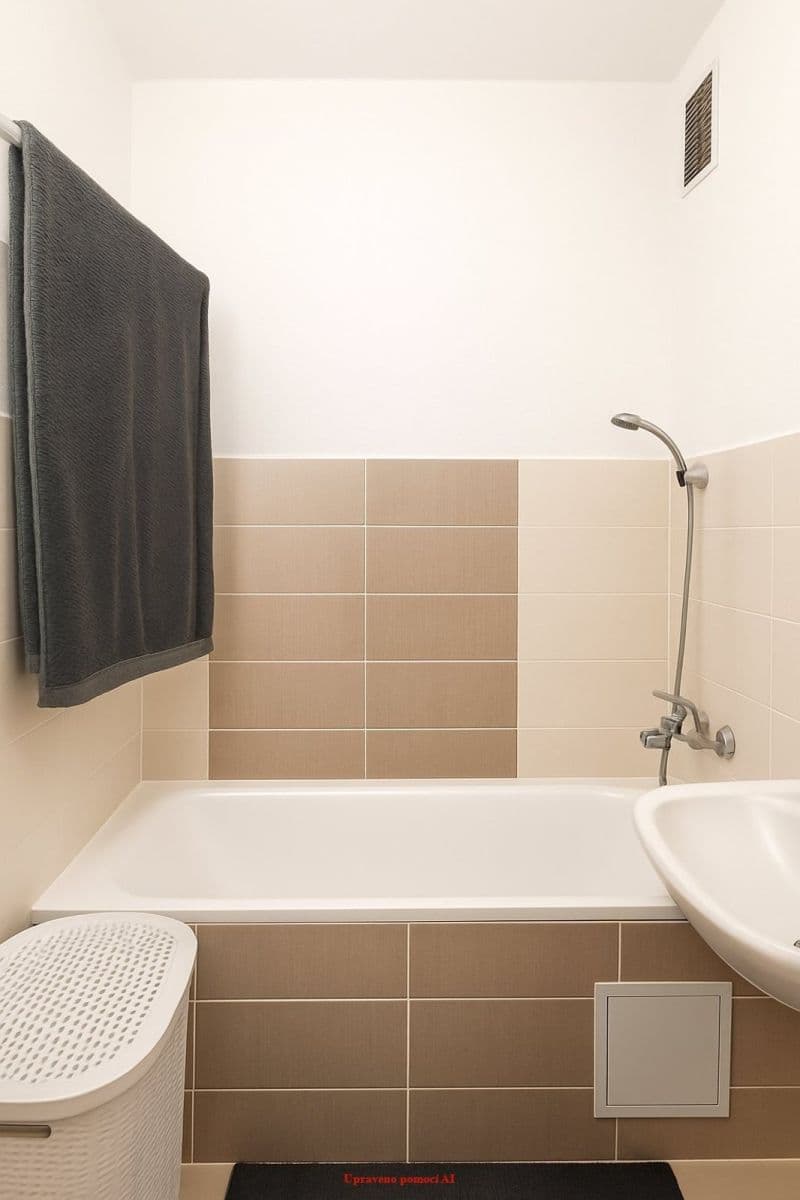 Prenájom bytu 3-izbový 64 m², Holubova, Karviná, Moravskoslezský kraj Prenájom bytu 3-izbový 64 m², Holubova, Karviná, Moravskoslezský kraj