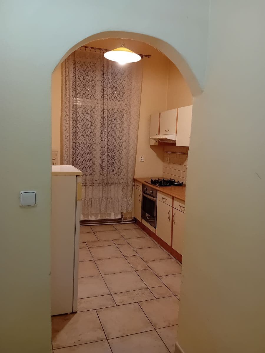 Prenájom bytu 42 m², Orebitská, Praha, Praha Prenájom bytu 42 m², Orebitská, Praha, Praha