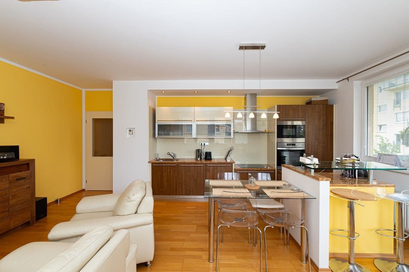 Predaj bytu 4-izbový 94 m², Bratislavská, Praha, Praha Predaj bytu 4-izbový 94 m², Bratislavská, Praha, Praha