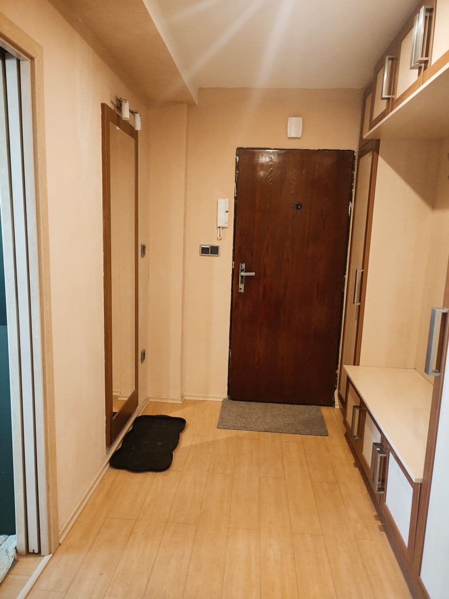 Prenájom bytu 2-izbový 56 m², Tyršovo náměstí, Chrudim, Pardubický kraj Prenájom bytu 2-izbový 56 m², Tyršovo náměstí, Chrudim, Pardubický kraj