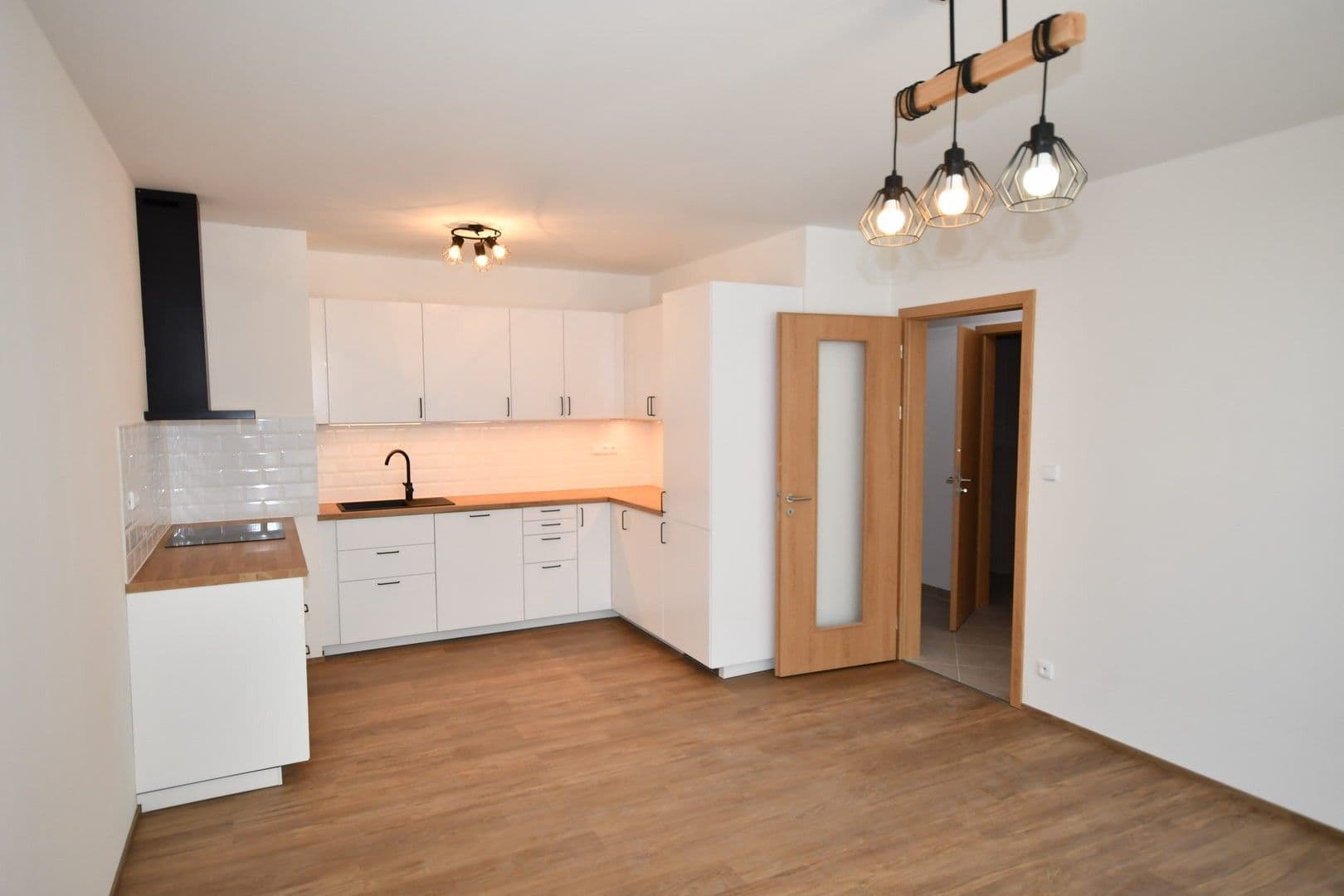 Prenájom bytu 2-izbový 95 m², Stočesova, Praha, Praha Prenájom bytu 2-izbový 95 m², Stočesova, Praha, Praha