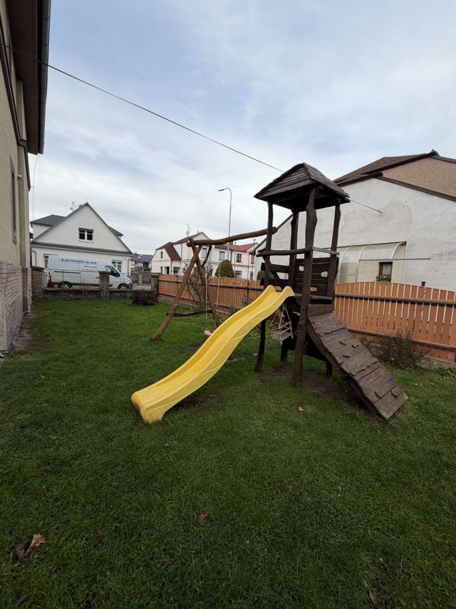 Predaj bytu 3-izbový 77 m², Sadovská, Hradec Králové, Královéhradecký kraj Predaj bytu 3-izbový 77 m², Sadovská, Hradec Králové, Královéhradecký kraj