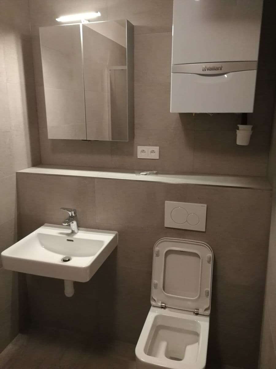 Prenájom bytu 1-izbový 45 m², Košická, Praha, Praha Prenájom bytu 1-izbový 45 m², Košická, Praha, Praha