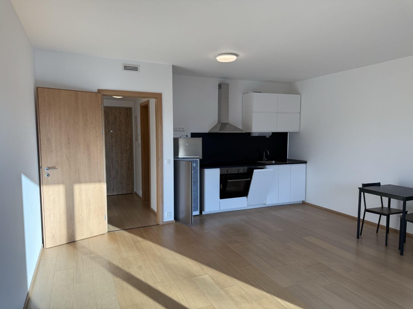 Prenájom bytu 1-izbový 48 m², Vrátnická, Praha, Praha Prenájom bytu 1-izbový 48 m², Vrátnická, Praha, Praha
