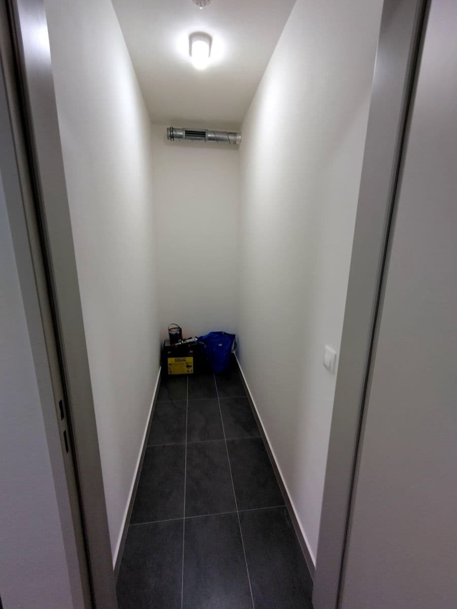 Prenájom bytu 1-izbový 48 m², Vrátnická, Praha, Praha Prenájom bytu 1-izbový 48 m², Vrátnická, Praha, Praha