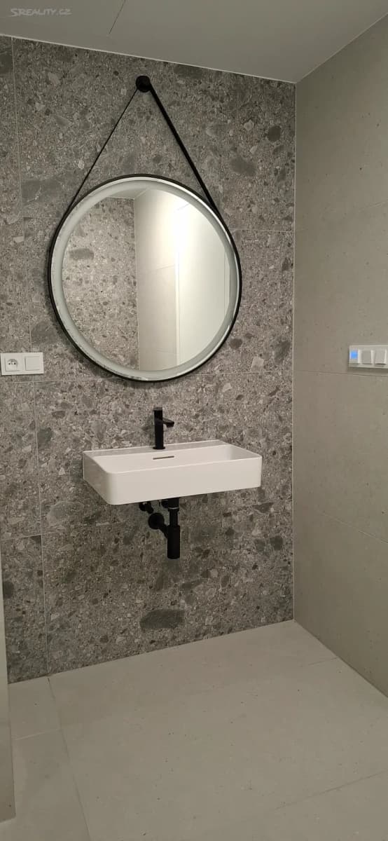 Prenájom bytu 1-izbový 40 m², Starokošířská, Praha, Praha Prenájom bytu 1-izbový 40 m², Starokošířská, Praha, Praha