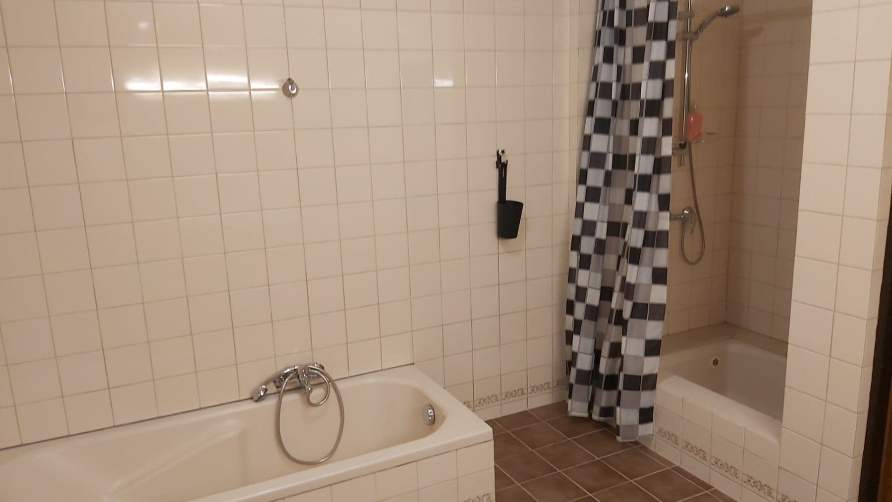 Prenájom domu 300 m², pozemek 476 m², Edisonova, Praha, Praha Prenájom domu 300 m², pozemek 476 m², Edisonova, Praha, Praha