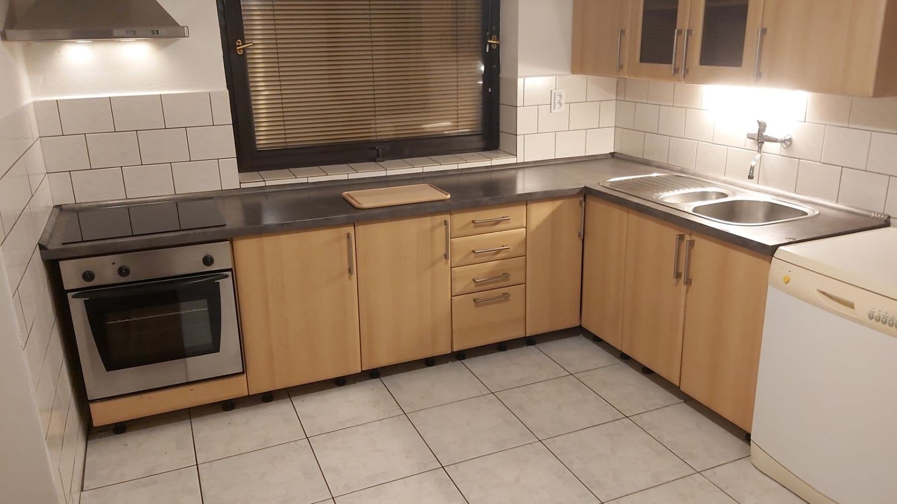 Prenájom domu 300 m², pozemek 476 m², Edisonova, Praha, Praha Prenájom domu 300 m², pozemek 476 m², Edisonova, Praha, Praha