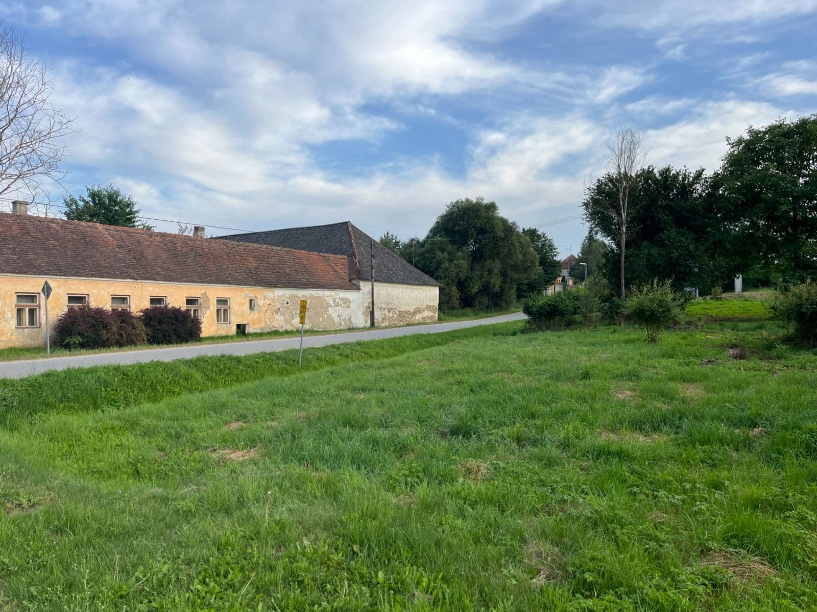 Predaj pozemku 1.114 m², Dešná, Jihočeský kraj Predaj pozemku 1.114 m², Dešná, Jihočeský kraj