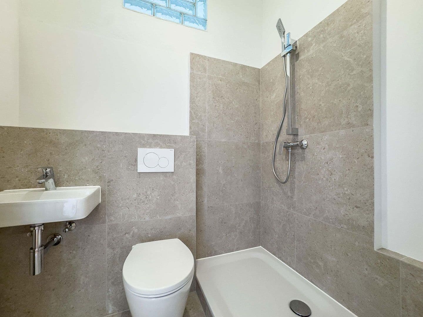 Predaj bytu 2-izbový 33 m², Hermannstraße 56, Berlin, Berlín Predaj bytu 2-izbový 33 m², Hermannstraße 56, Berlin, Berlín