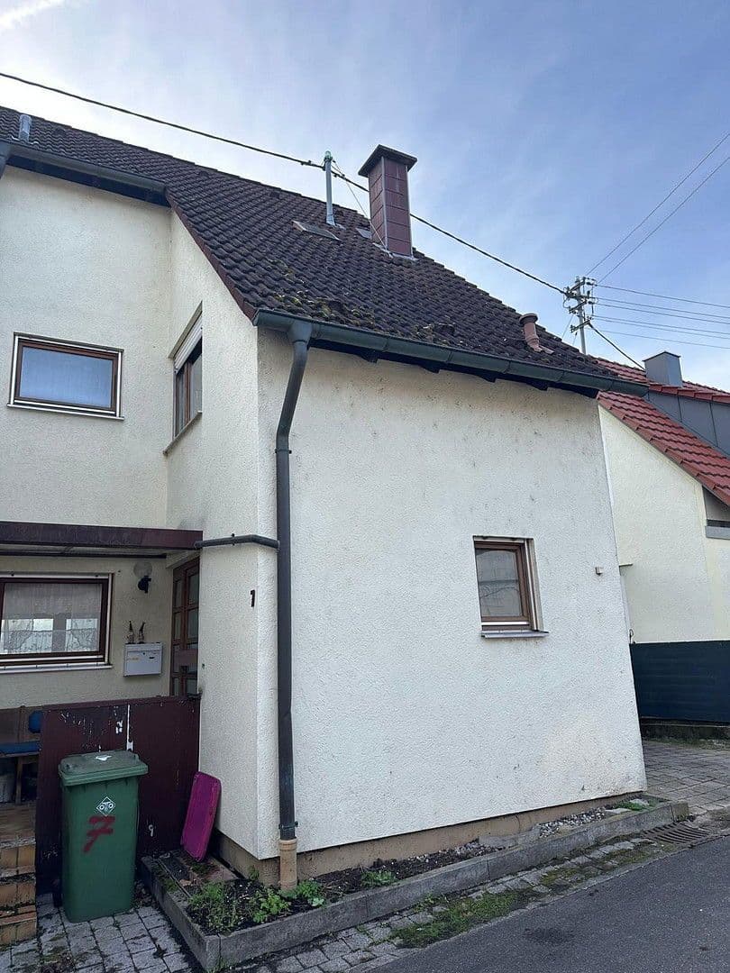 Predaj domu 95 m², pozemek 131 m², Illingen, Bádensko-Wurttembersko Predaj domu 95 m², pozemek 131 m², Illingen, Bádensko-Wurttembersko