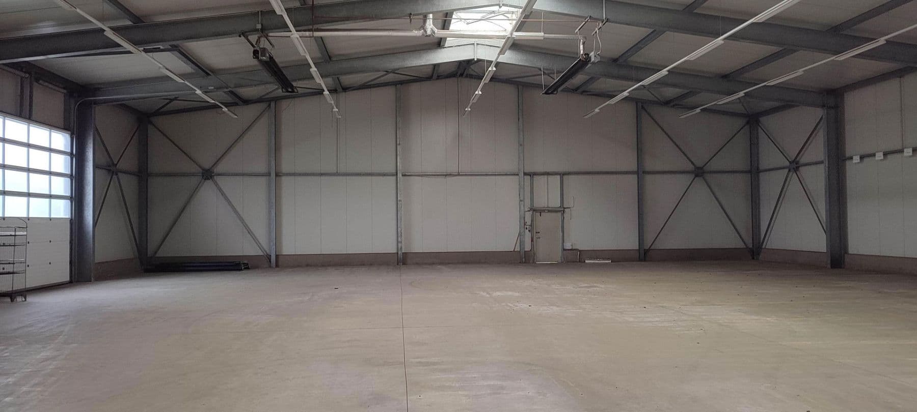 Prenájom nebytového priestoru 500 m², Ulmen, Porýnie-Falcko Prenájom nebytového priestoru 500 m², Ulmen, Porýnie-Falcko