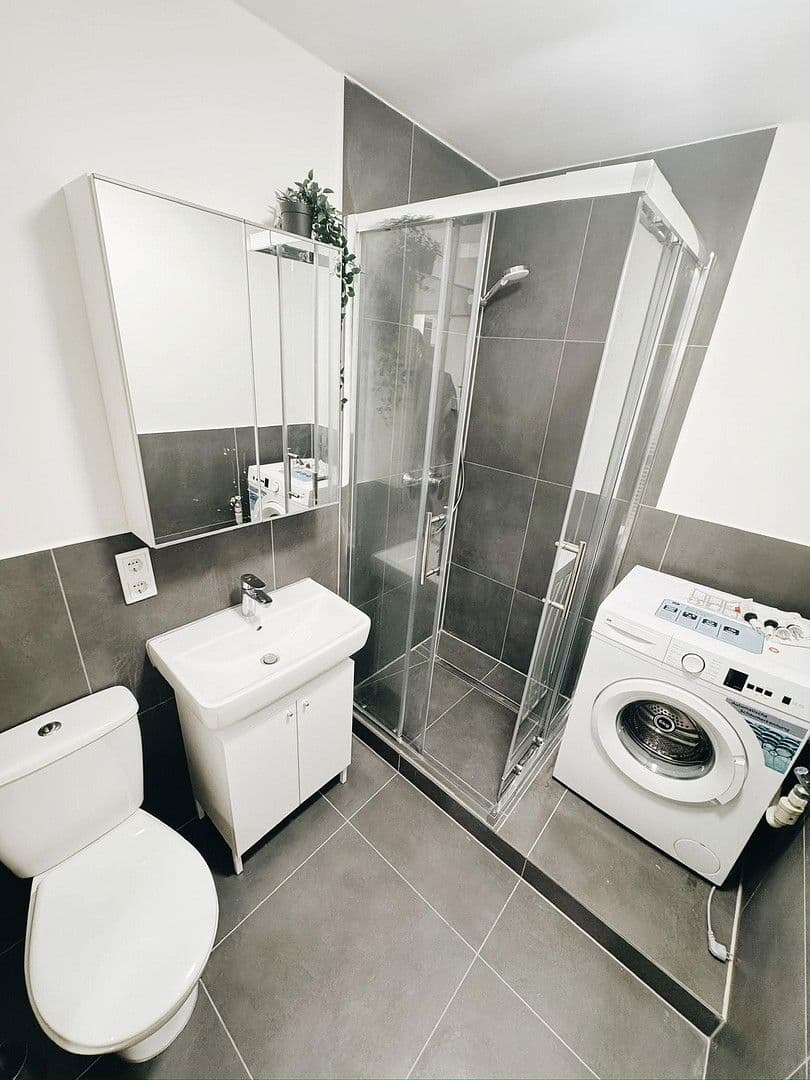 Prenájom bytu 45 m², Ratoldstraße 30, München, Bavorsko Prenájom bytu 45 m², Ratoldstraße 30, München, Bavorsko