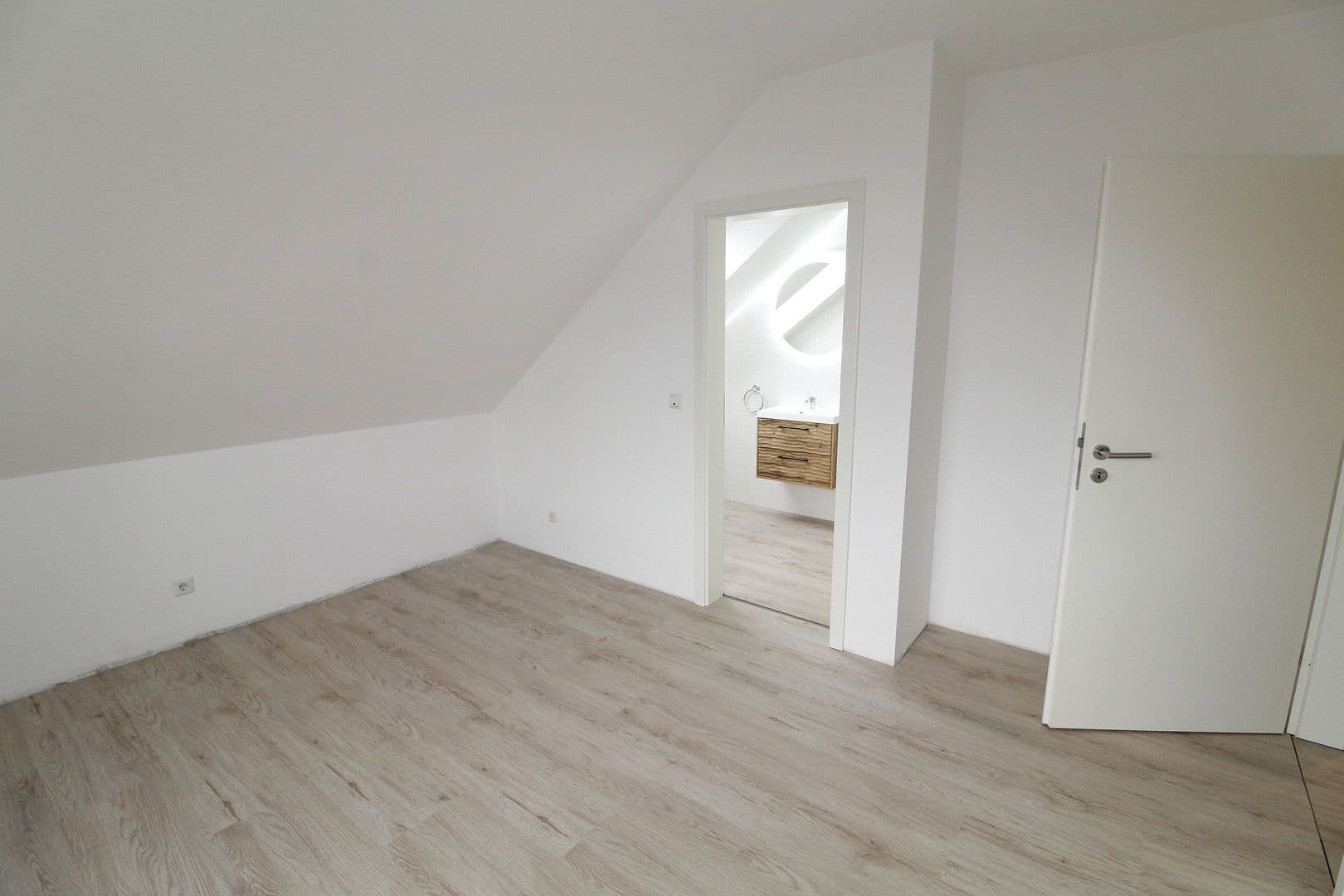 Prenájom domu 101 m², pozemek 500 m², Fichtenweg 35, Bad Fallingbostel, Dolné Sasko Prenájom domu 101 m², pozemek 500 m², Fichtenweg 35, Bad Fallingbostel, Dolné Sasko