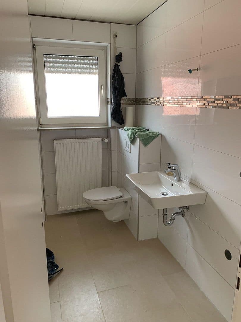 Prenájom bytu 3-izbový 88 m², Grubenweg 2, Zellingen, Bavorsko Prenájom bytu 3-izbový 88 m², Grubenweg 2, Zellingen, Bavorsko