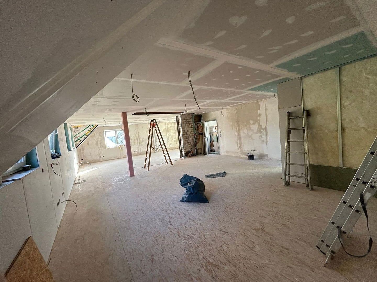 Prenájom bytu 2-izbový 145 m², Berlin, Berlín Prenájom bytu 2-izbový 145 m², Berlin, Berlín