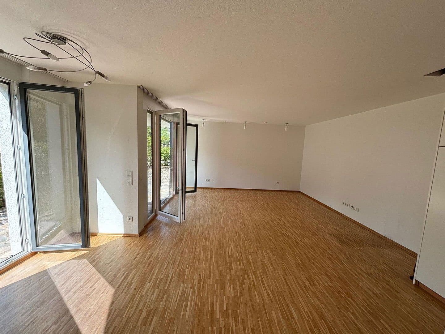 Prenájom bytu 5-izbový 114 m², Föhrichhof, Stuttgart, Bádensko-Wurttembersko Prenájom bytu 5-izbový 114 m², Föhrichhof, Stuttgart, Bádensko-Wurttembersko