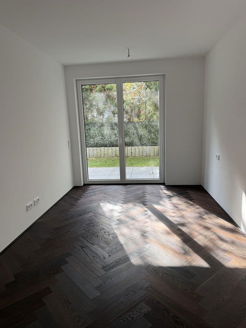 Prenájom bytu 2-izbový 68 m², Fürstenackerstraße 42, München - Solln, Bavorsko Prenájom bytu 2-izbový 68 m², Fürstenackerstraße 42, München - Solln, Bavorsko