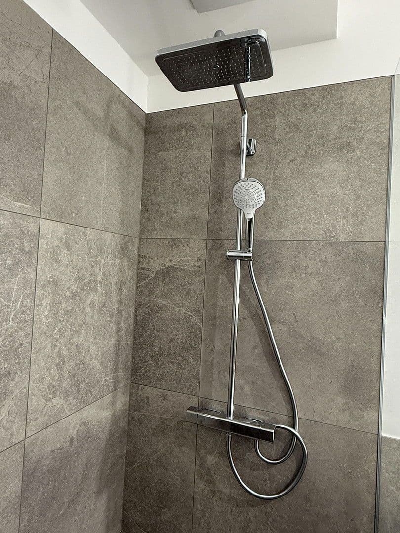 Prenájom bytu 2-izbový 68 m², Fürstenackerstraße 42, München - Solln, Bavorsko Prenájom bytu 2-izbový 68 m², Fürstenackerstraße 42, München - Solln, Bavorsko