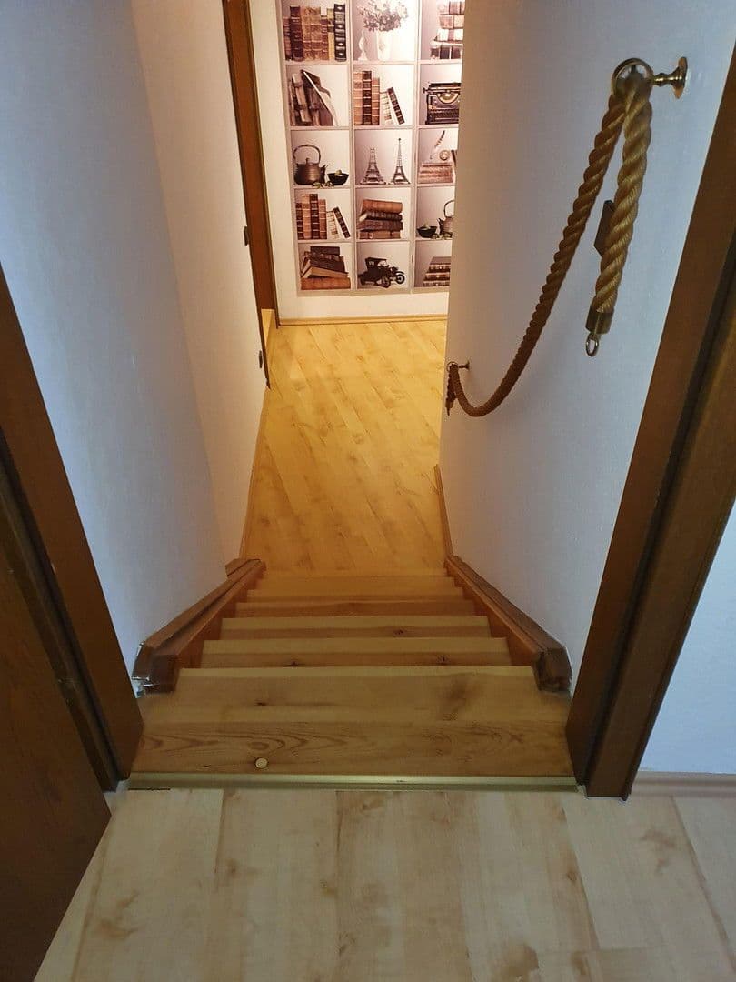 Prenájom bytu 3-izbový 145 m², Stockach, Bádensko-Wurttembersko Prenájom bytu 3-izbový 145 m², Stockach, Bádensko-Wurttembersko