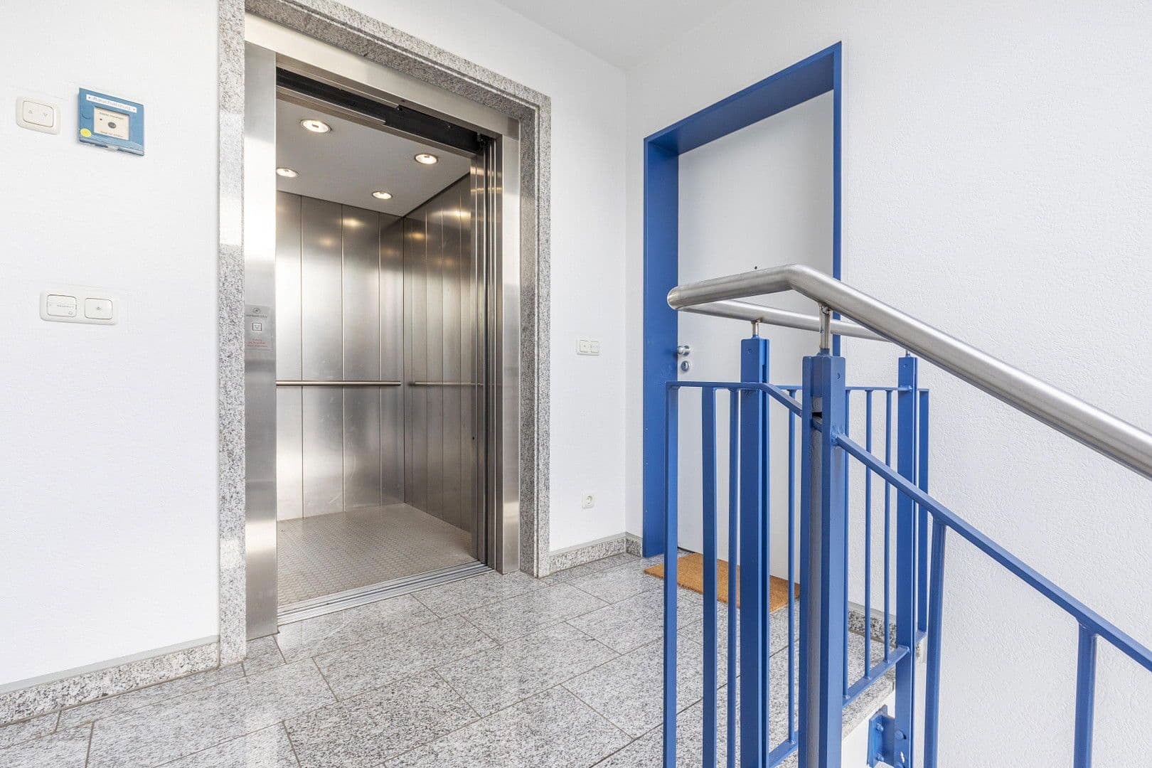 Predaj bytu 2-izbový 83 m², Neusserstr. 388, Köln, Severné Porýnie - Westfálsko Predaj bytu 2-izbový 83 m², Neusserstr. 388, Köln, Severné Porýnie - Westfálsko