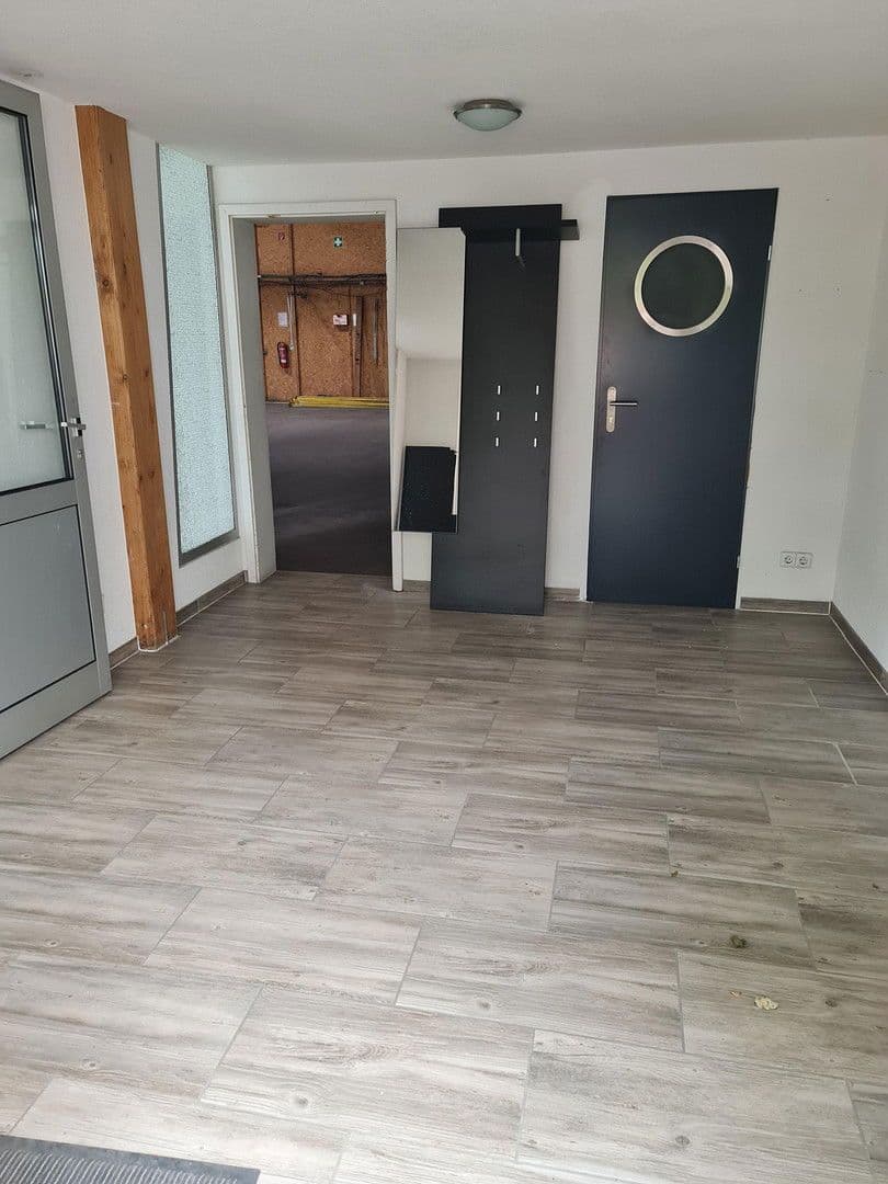 Prenájom nebytového priestoru 390 m², Stockach, Bádensko-Wurttembersko Prenájom nebytového priestoru 390 m², Stockach, Bádensko-Wurttembersko