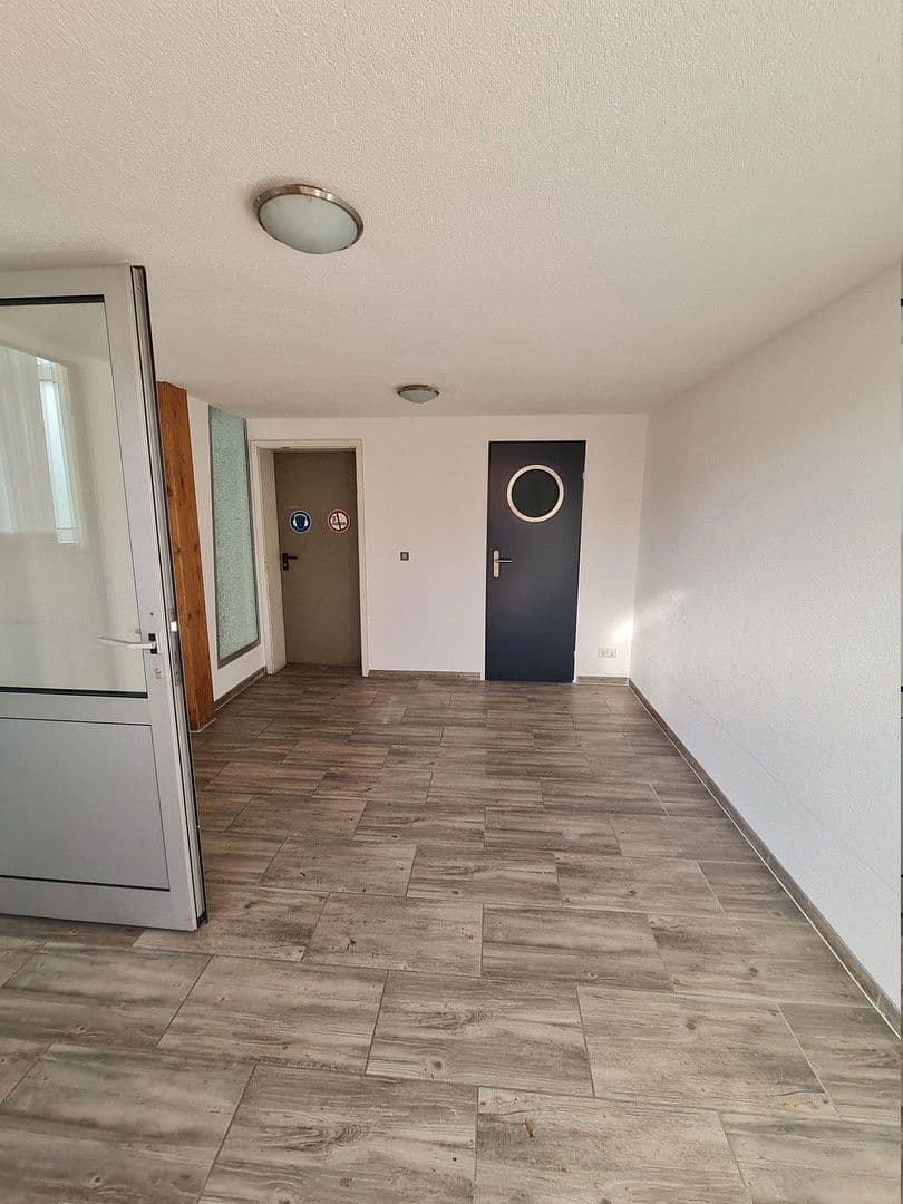 Prenájom nebytového priestoru 390 m², Stockach, Bádensko-Wurttembersko Prenájom nebytového priestoru 390 m², Stockach, Bádensko-Wurttembersko