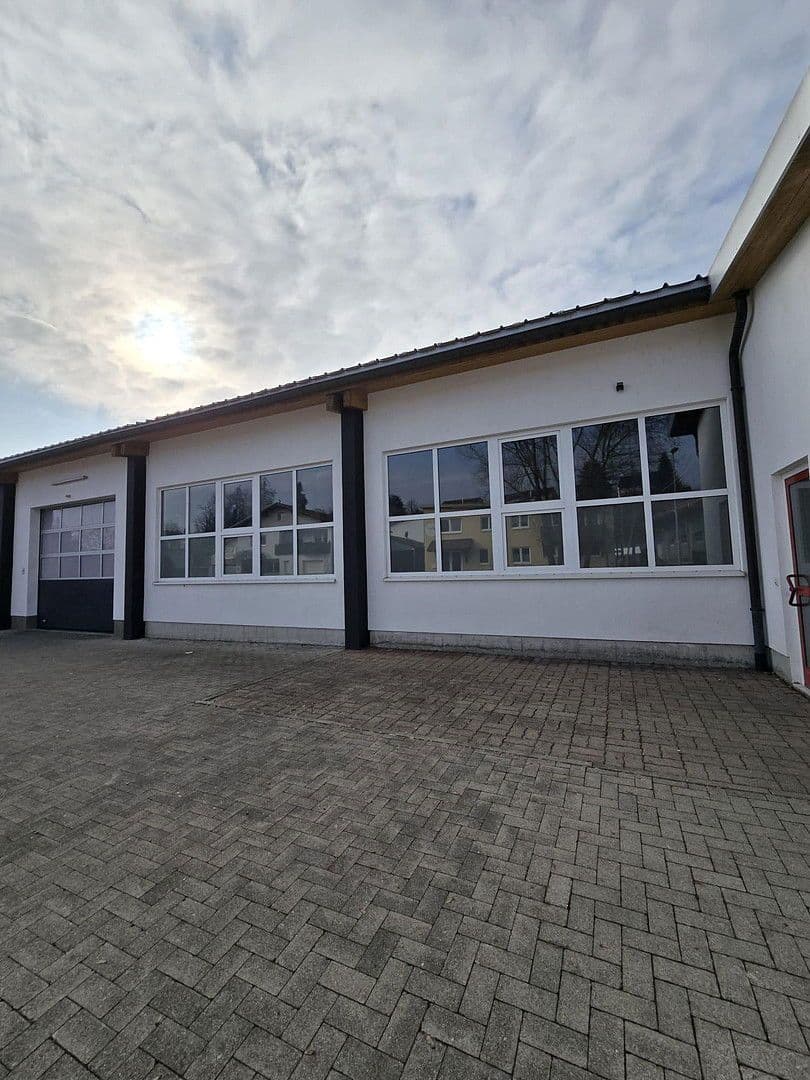 Prenájom nebytového priestoru 390 m², Stockach, Bádensko-Wurttembersko Prenájom nebytového priestoru 390 m², Stockach, Bádensko-Wurttembersko