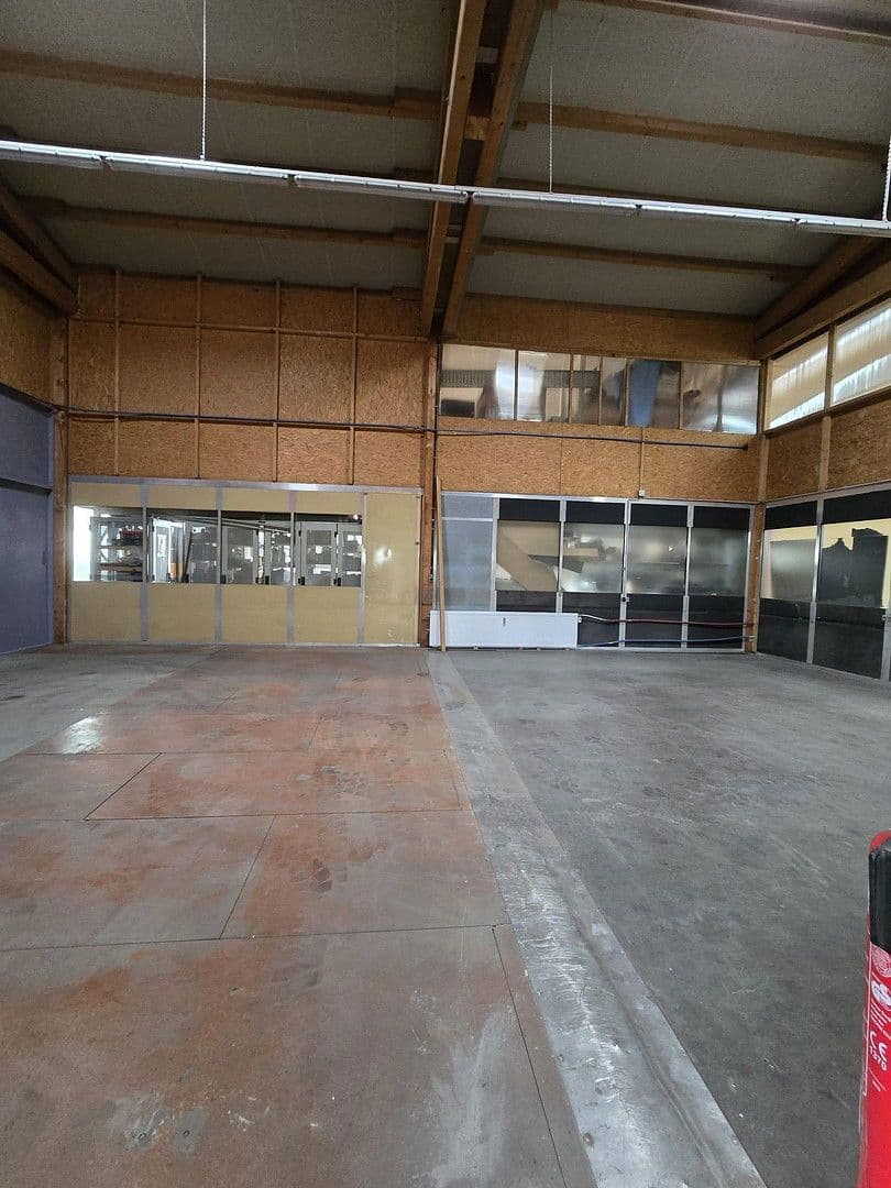 Prenájom nebytového priestoru 390 m², Stockach, Bádensko-Wurttembersko Prenájom nebytového priestoru 390 m², Stockach, Bádensko-Wurttembersko