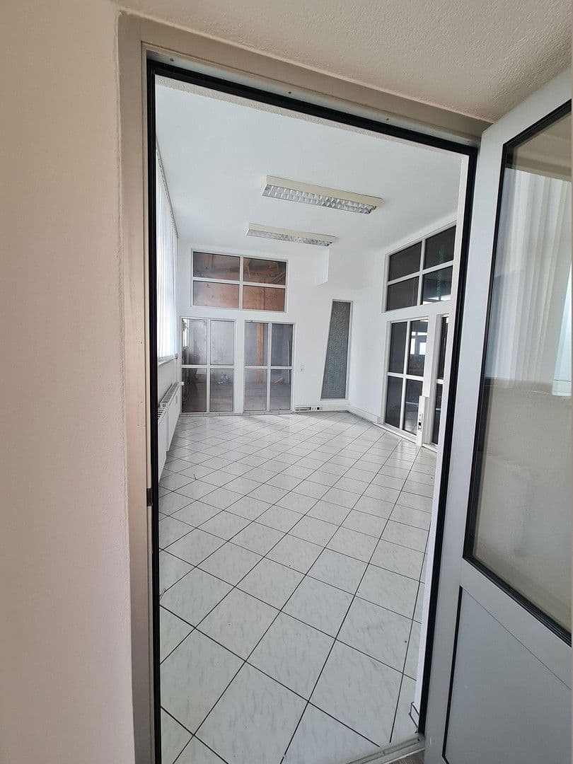 Prenájom nebytového priestoru 390 m², Stockach, Bádensko-Wurttembersko Prenájom nebytového priestoru 390 m², Stockach, Bádensko-Wurttembersko