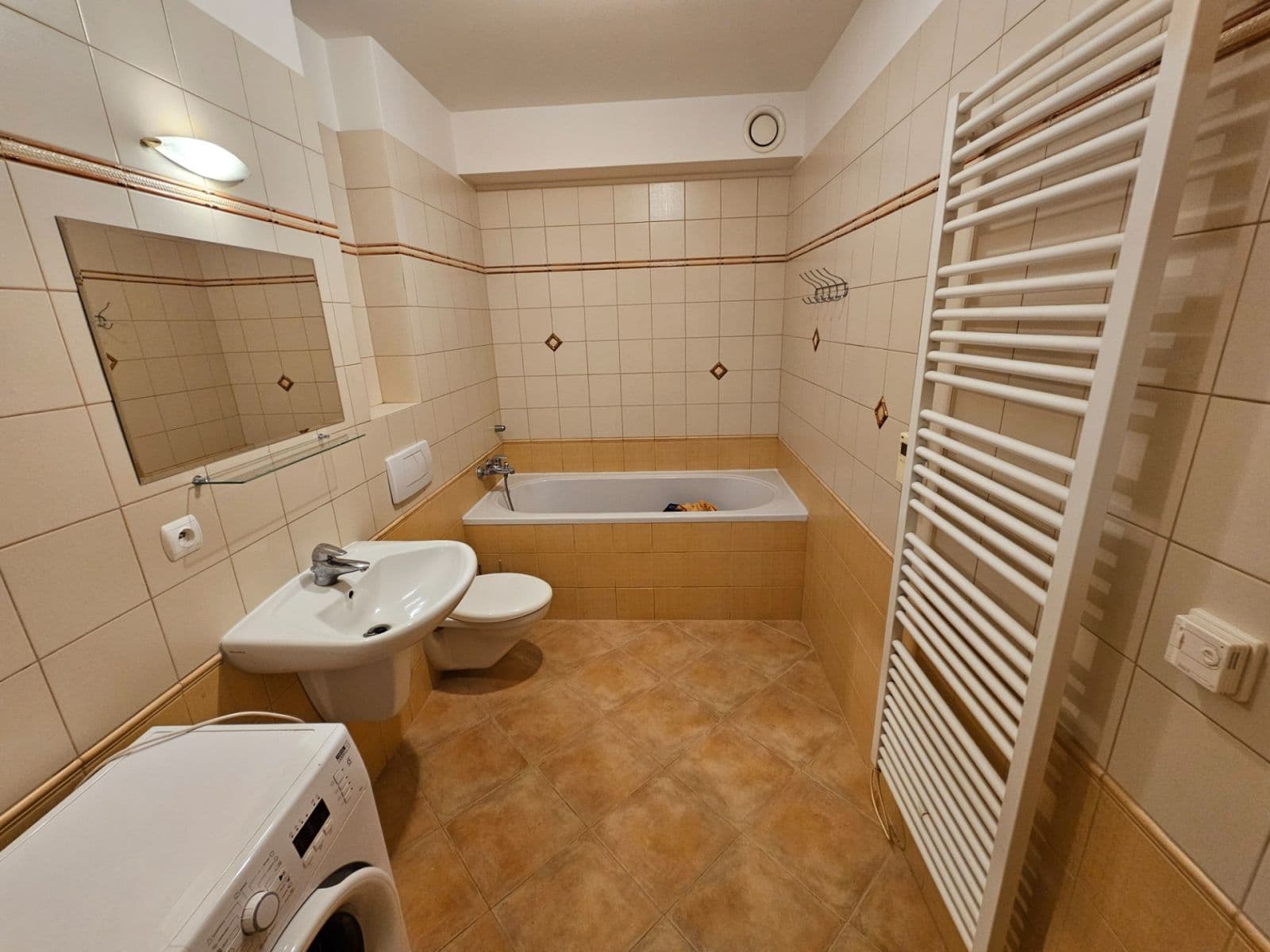 Prenájom bytu 3-izbový 121 m², Tibetská, Praha, Praha Prenájom bytu 3-izbový 121 m², Tibetská, Praha, Praha