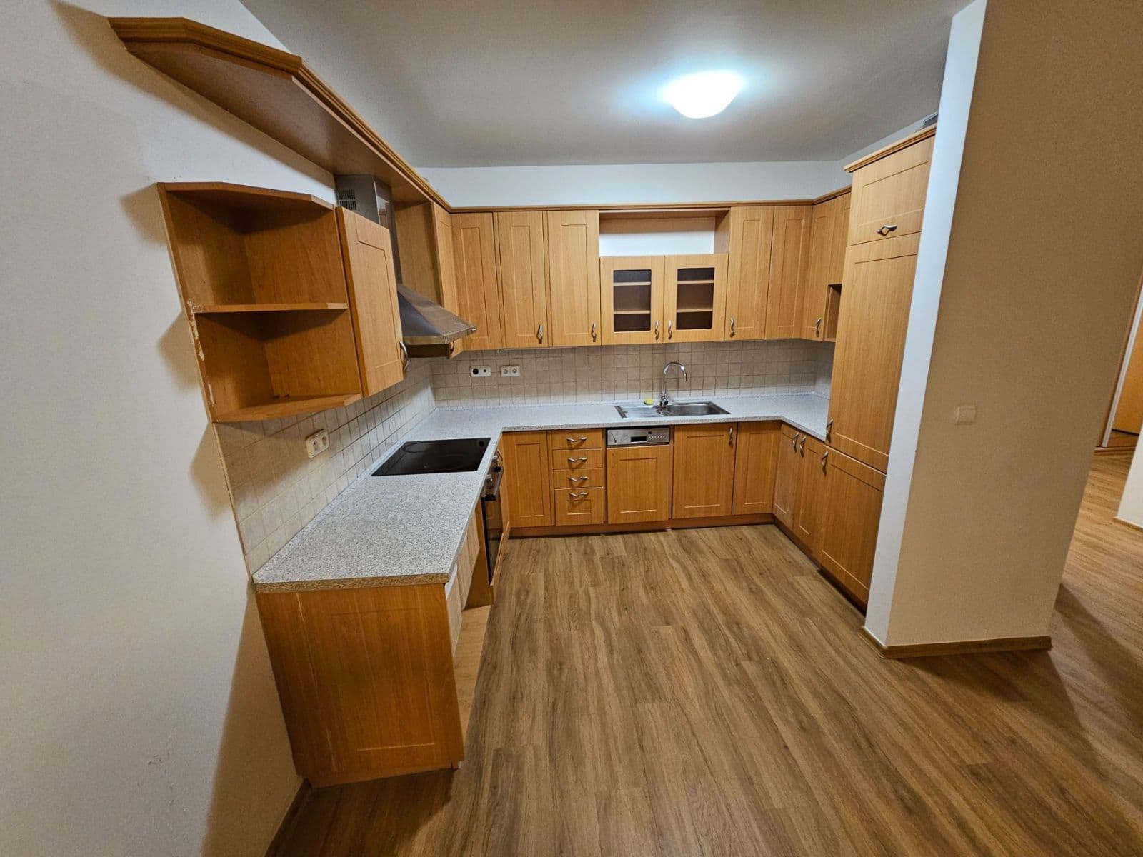 Prenájom bytu 3-izbový 121 m², Tibetská, Praha, Praha Prenájom bytu 3-izbový 121 m², Tibetská, Praha, Praha